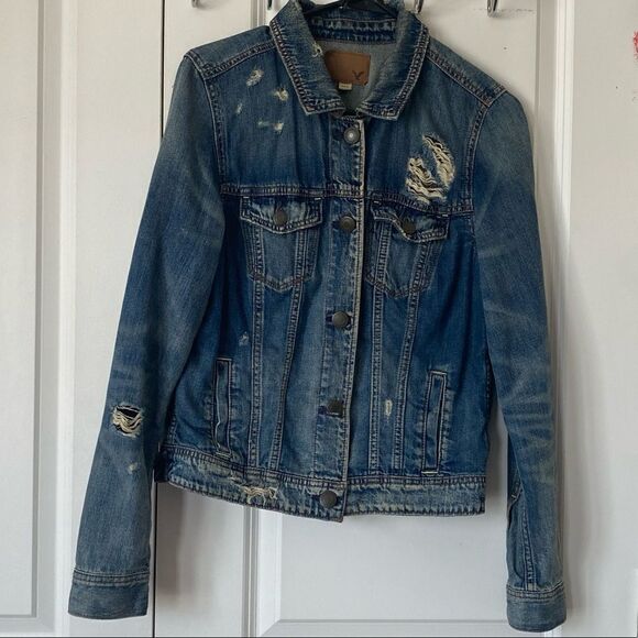 AE distressed jean jacket - Picture 1 of 8